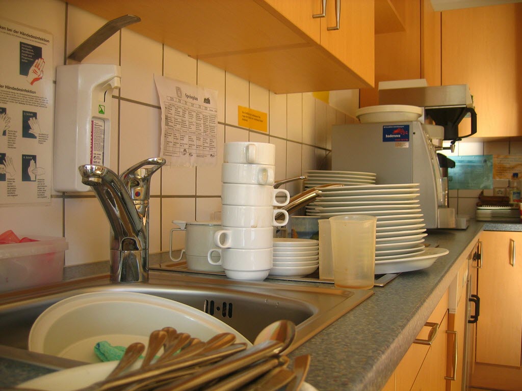 clean dishes properly organize